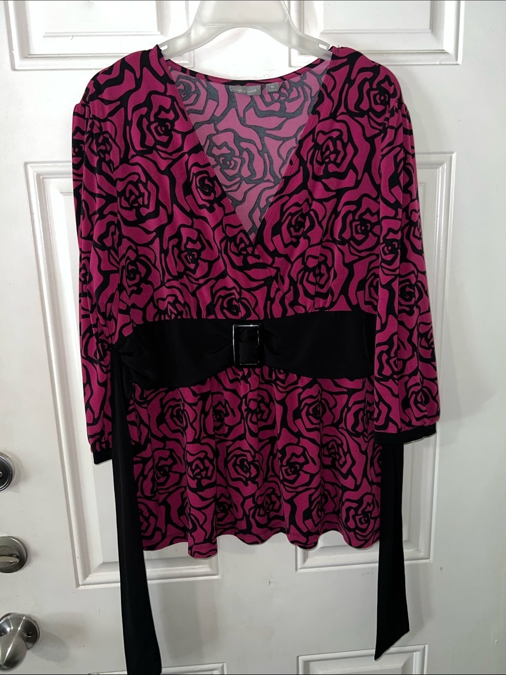 Apt. 9 Fuchsia and Black Rose-Print V-Neck Tunic with Black Waist Sash
